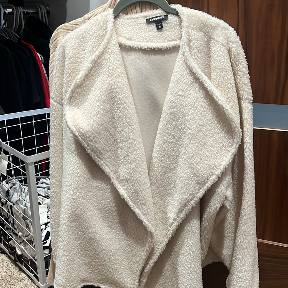NWT EXPRESS Cozy Sherpa Flyaway Jacket- Cream Size Medium - Picture 5 of 5